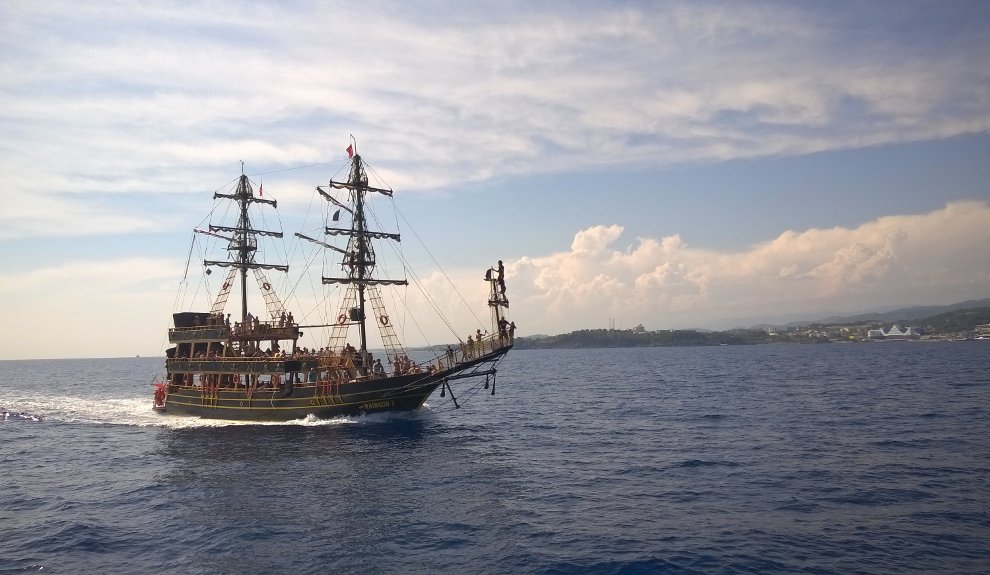 Pirates of theTurkey by Foxi77